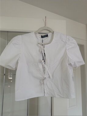 NWT White Tie-Front Puff Sleeve Top